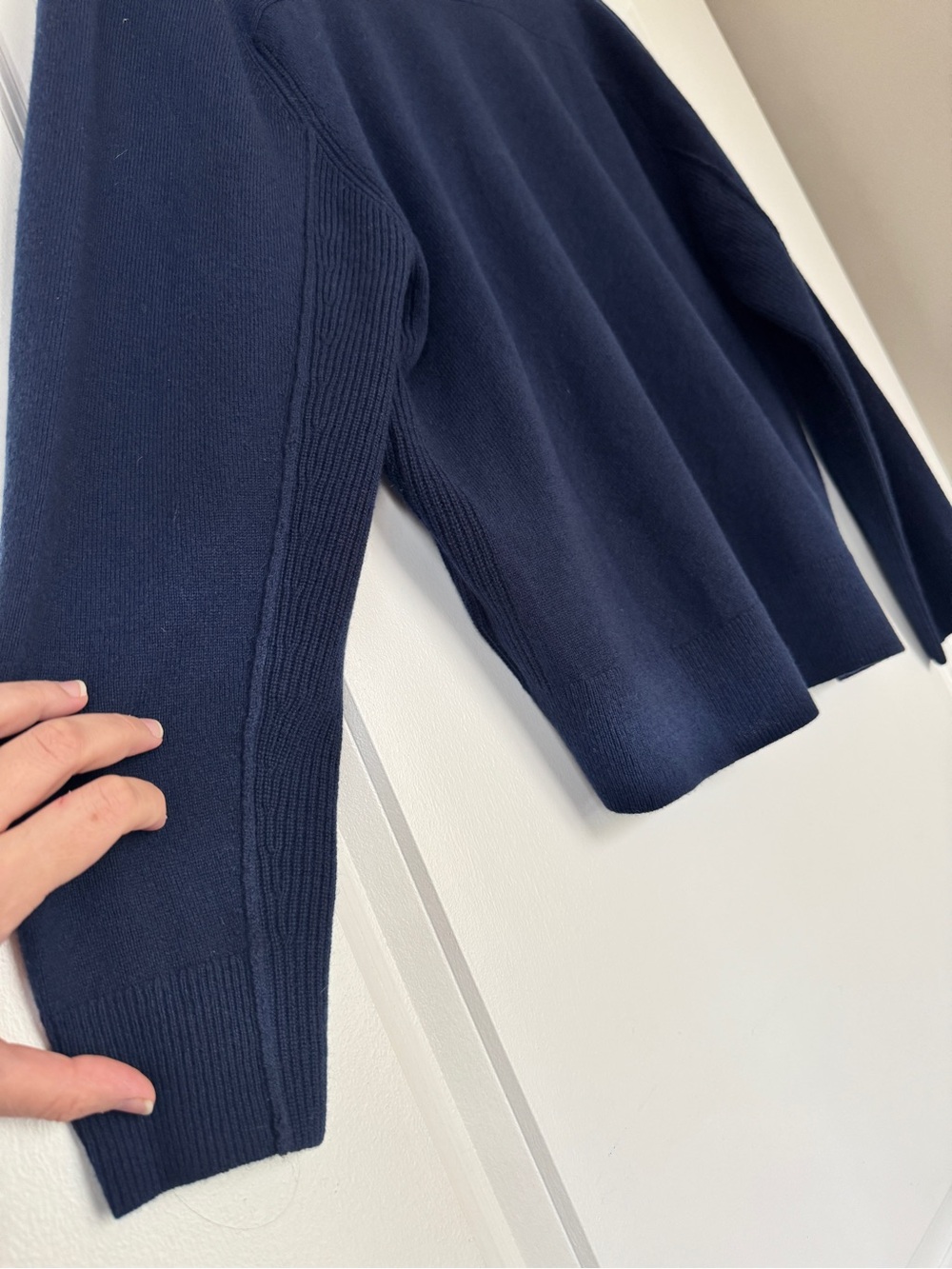NWT! MADEWELL Women’s Cashmere V-Neck Sweater in Dark Cosmos Navy Size XS - Picture 4 of 12